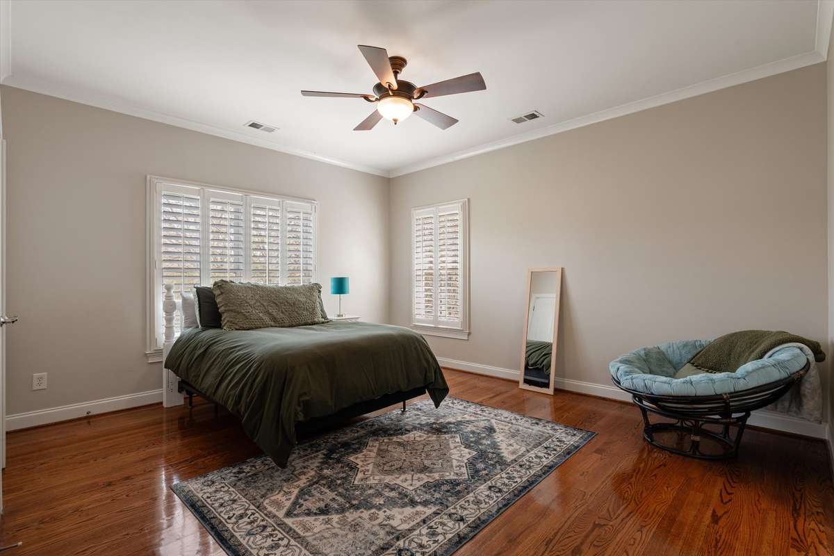 Additional upstairs bedroom