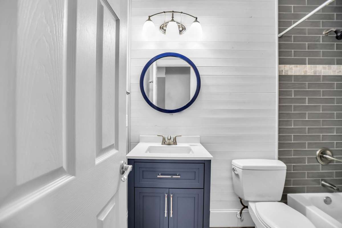 Full Bathroom for 2nd and 3rd Bedrooms.