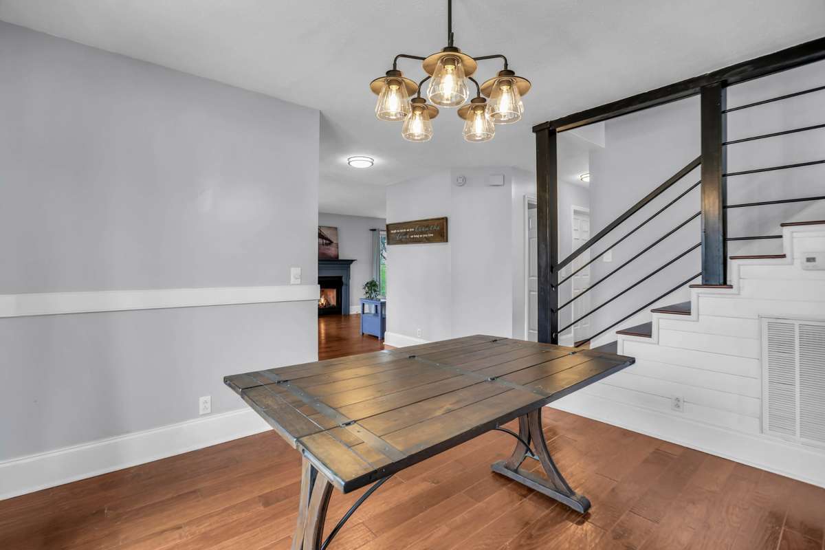 Large dining area for all your Family get togethers.
