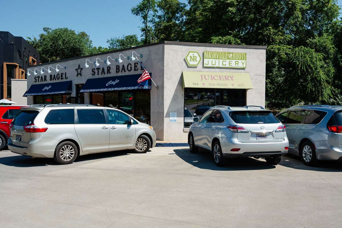 There is something for everyone with Star Bagel, Turnip Truck, Edley's Bar-B-Que, Lola Restaurant & Bar, Neighbors of Sylvan Park, Park Cafe, Pancho & Lefty's Cantina, and so many more eateries nearby!