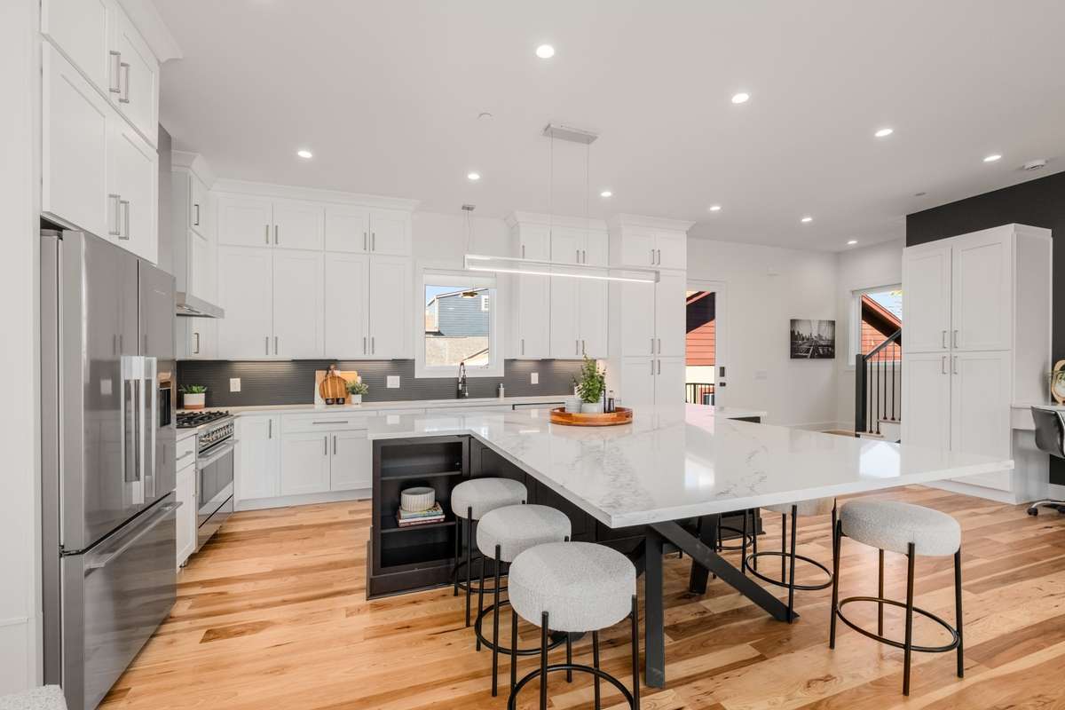 Imagine gathering with friends and family around this show-stopping table with space for 6-8 guests.