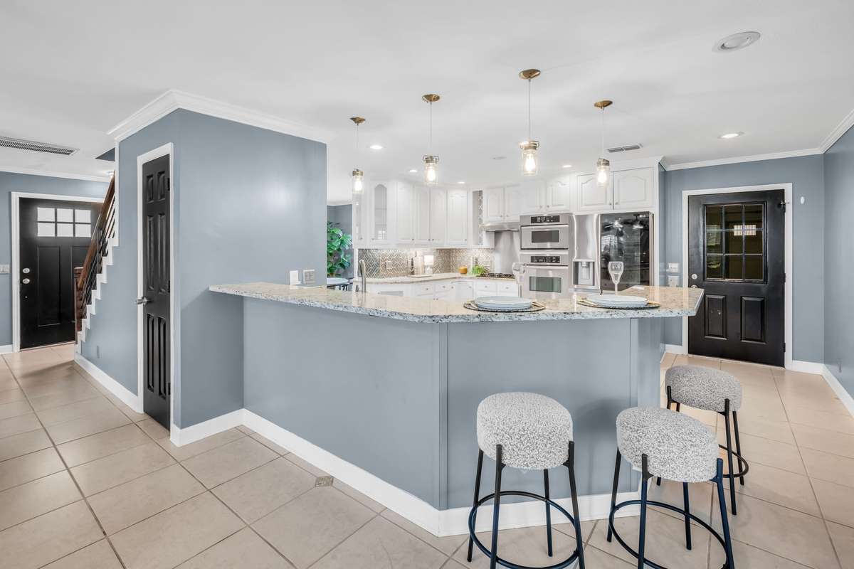 KITCHEN OF YOUR DREAMS w/ Massive Granite Breakfast Bar