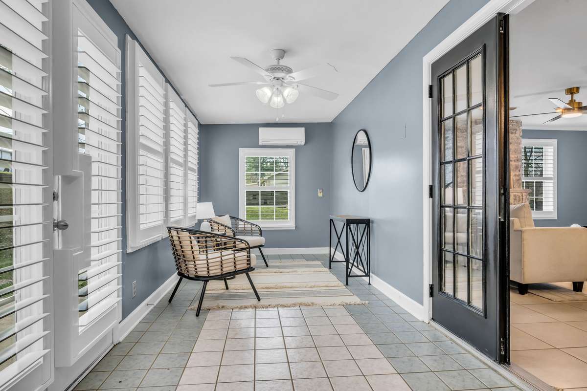 FLORIDA ROOM that is Heated + Cooled w/ Separate Mini Split