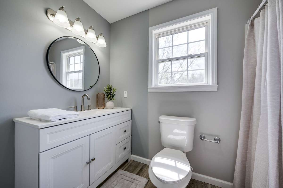 2 Full Bathrooms