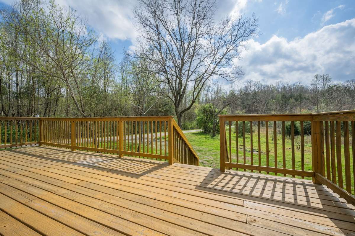 FABULOUS Outdoor Entertainment Area w/ Huge Deck