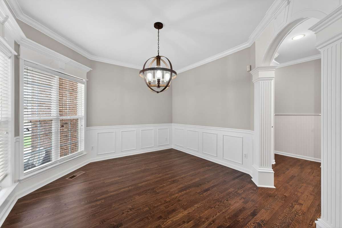 Dining room.