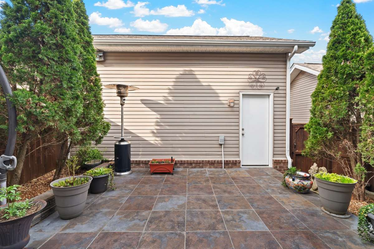 Rear courtyard
