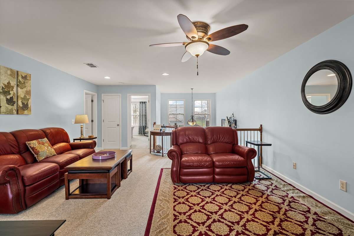 Upstairs living room / flex space