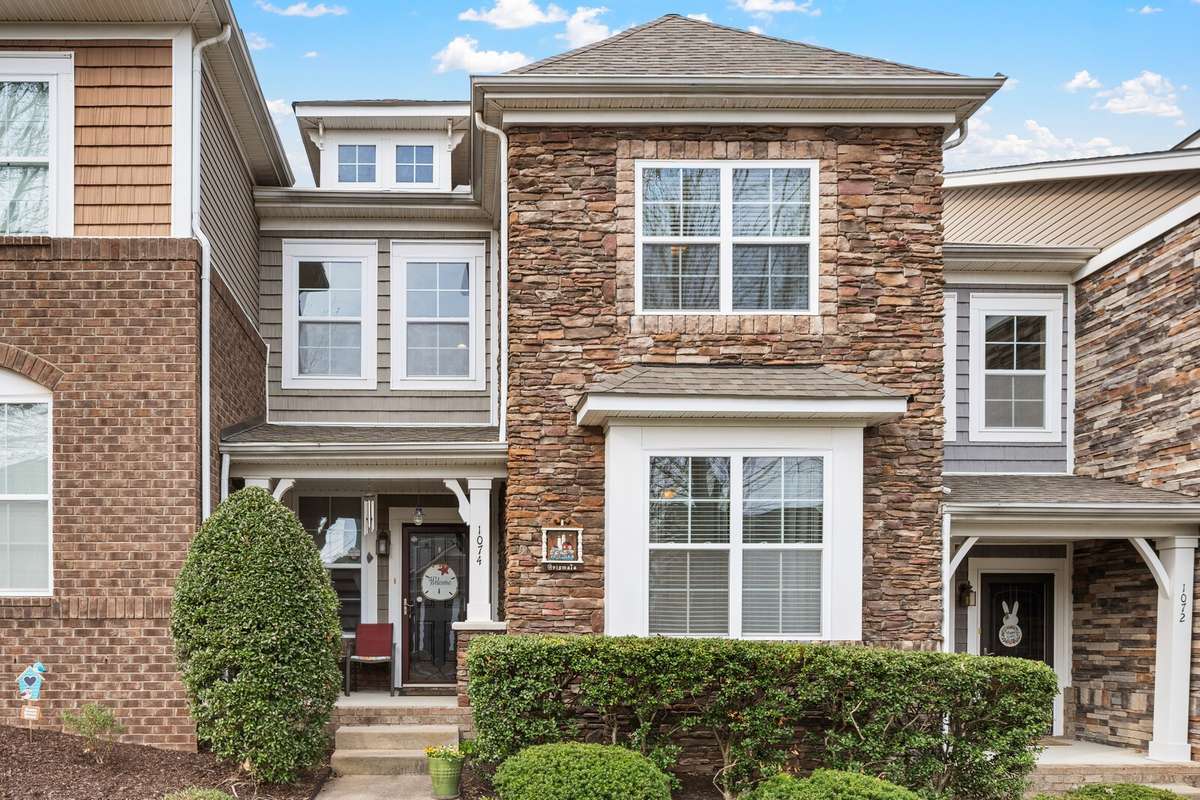 Welcome to 1074 Riverwood Village Blvd!