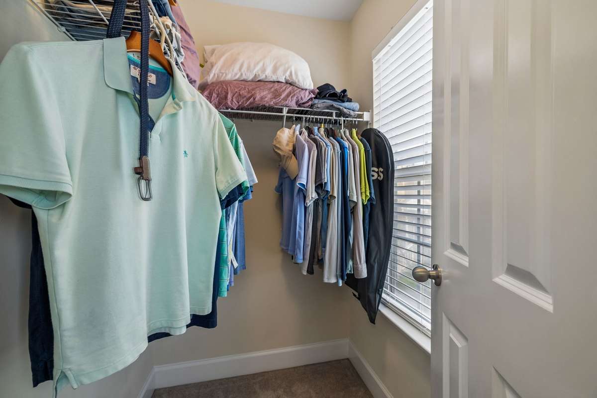 Walk-in Closet