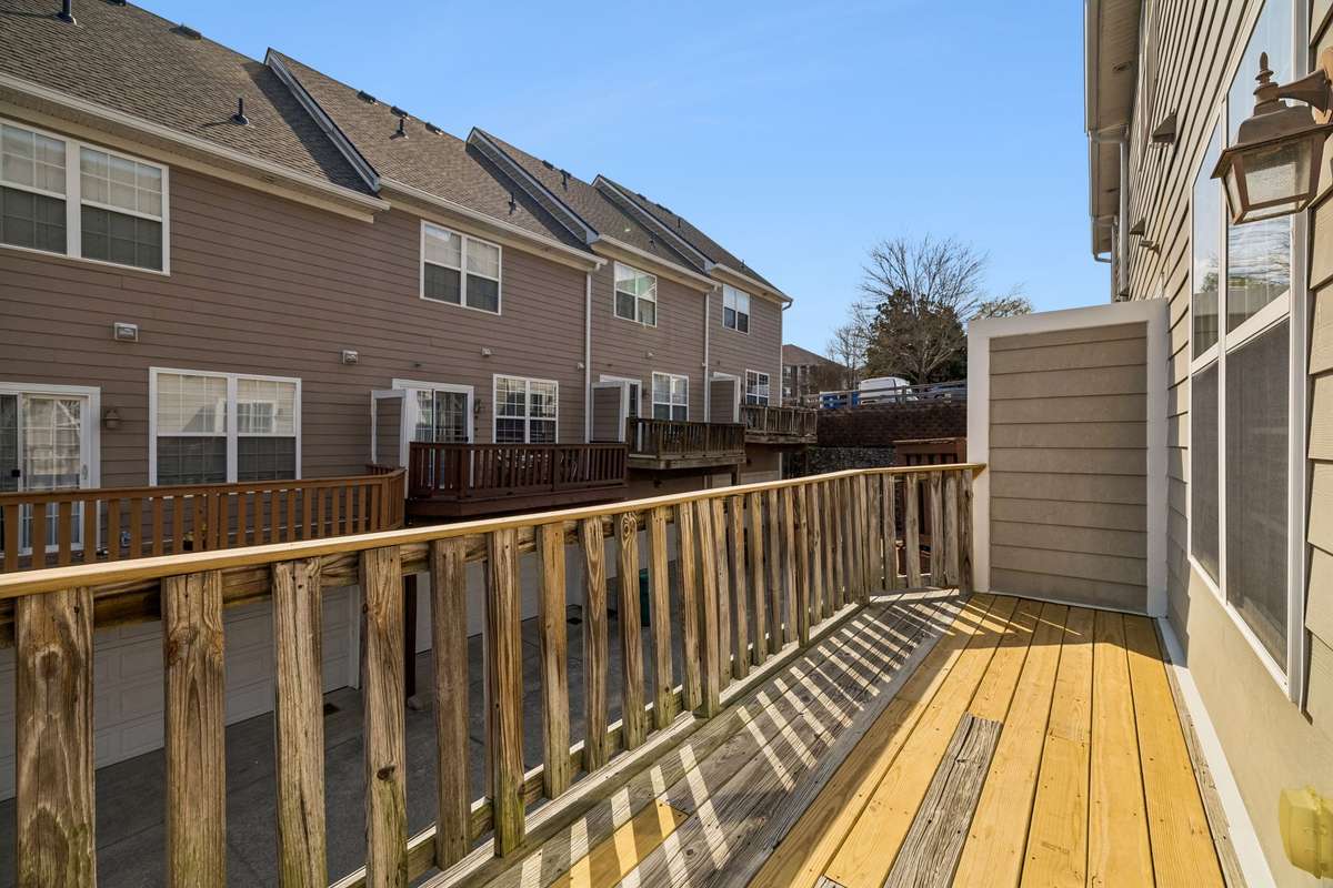 Spacious Back Deck