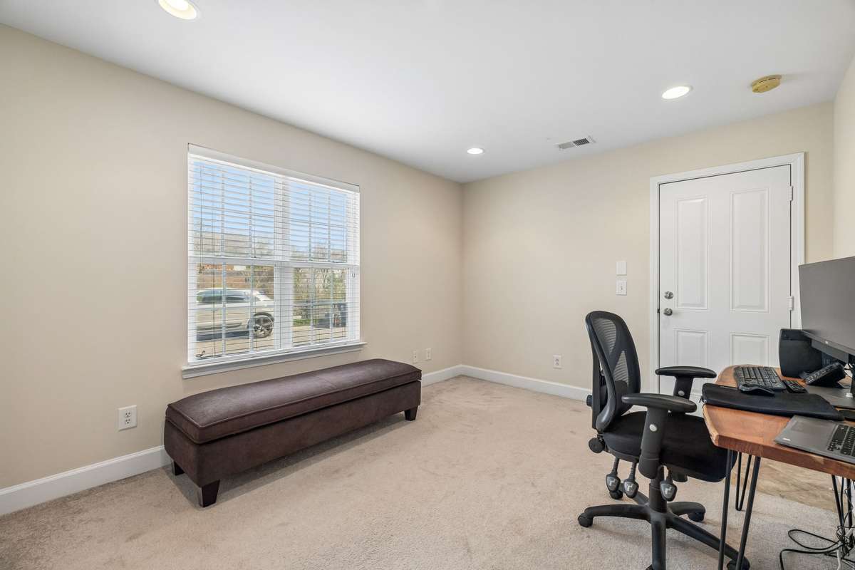 Bonus Room Connects to Garage!