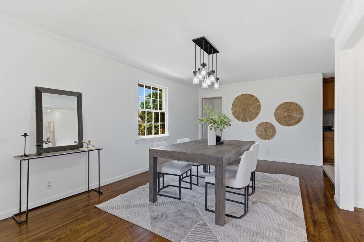 Delightful hospitality space for entertaining and family meals.