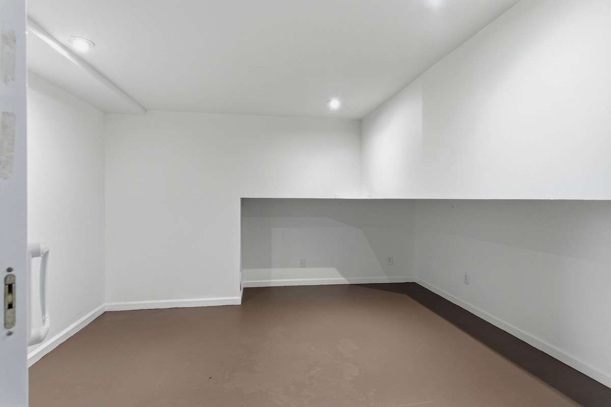 Ideal home office with ethernet connection.