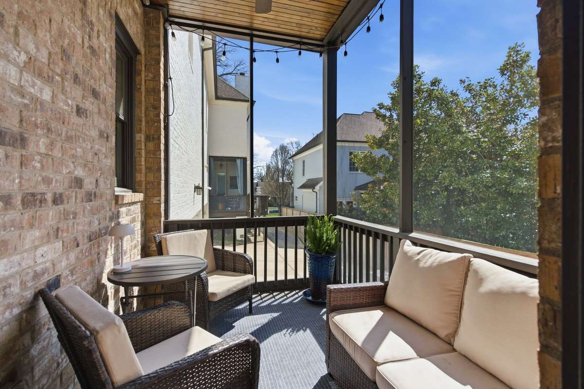 Screened-in Deck
