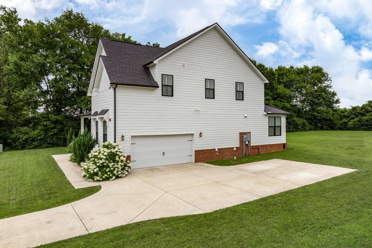 Side view of house on Garage End