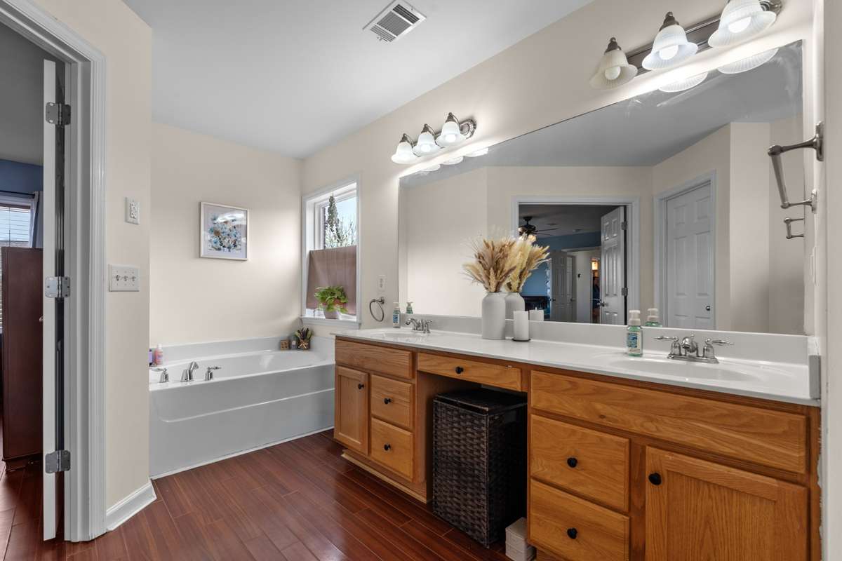 Separate tub/shower.