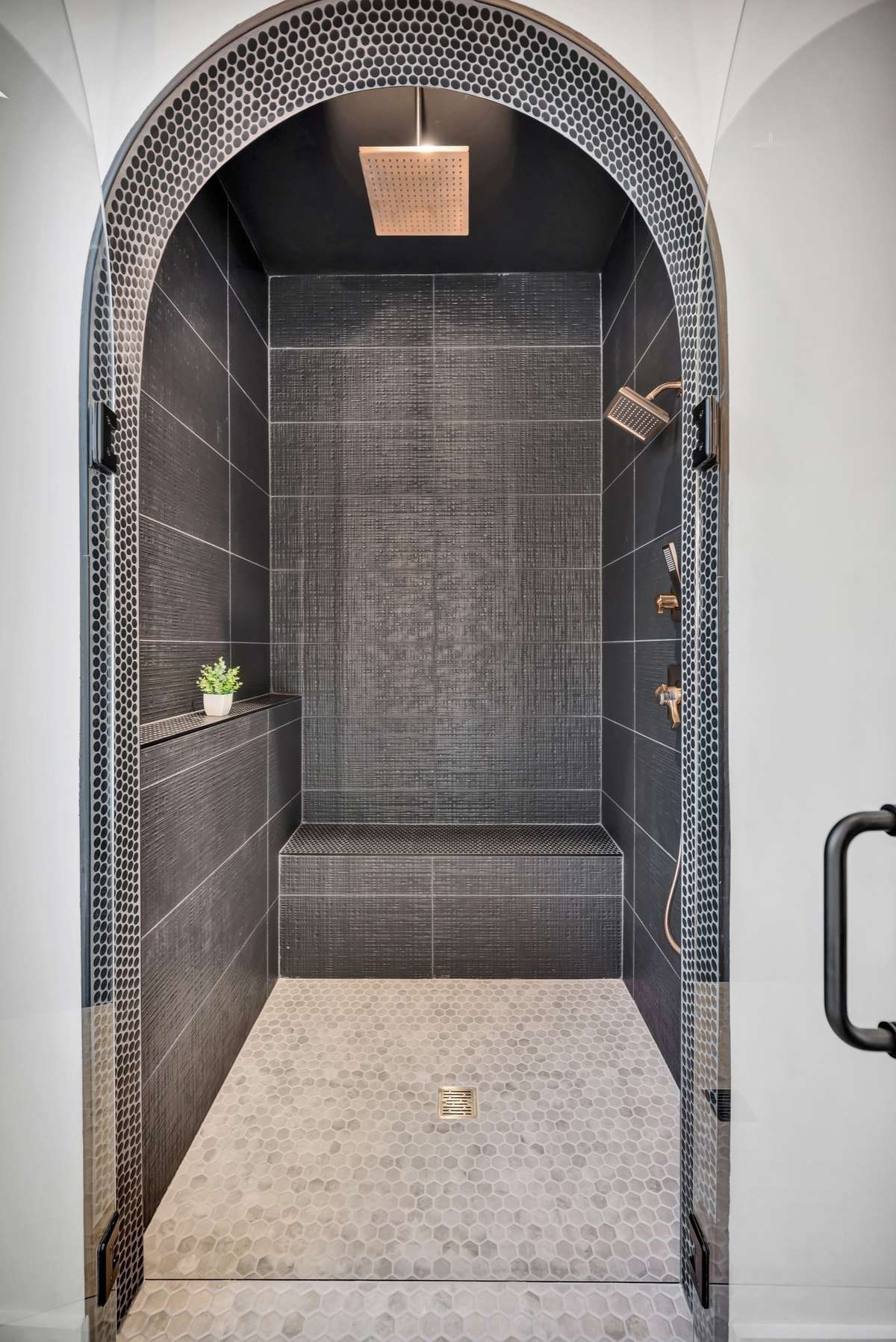 Who wouldn’t want to take a Relaxing Shower in the spa like bath