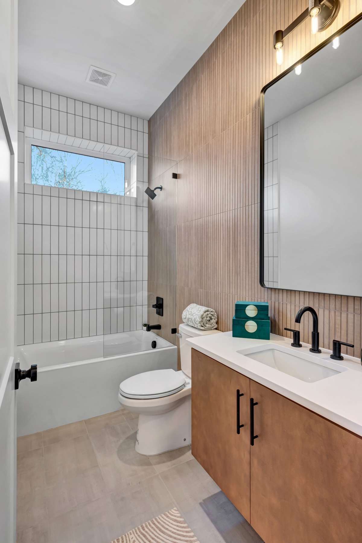 Bath for bedroom 2