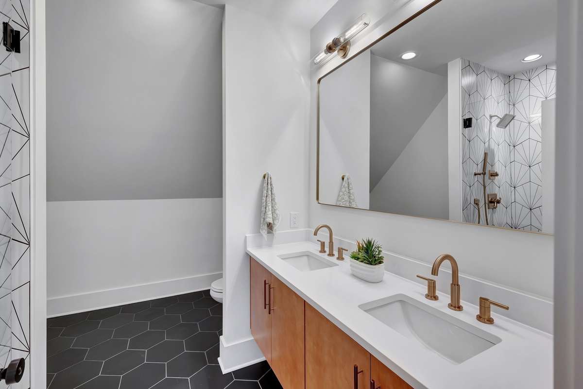 Hall Bath for Bedrooms 3&4