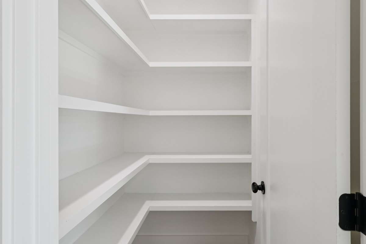 Walk-in Pantry