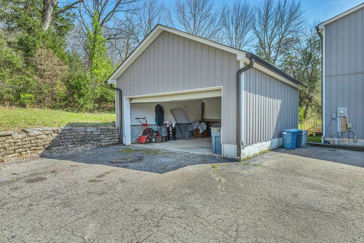 Detached garage.