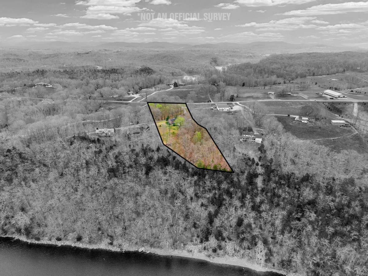 Estimated property lines are for illustration purpose only. Please see official property records for actual property lines.