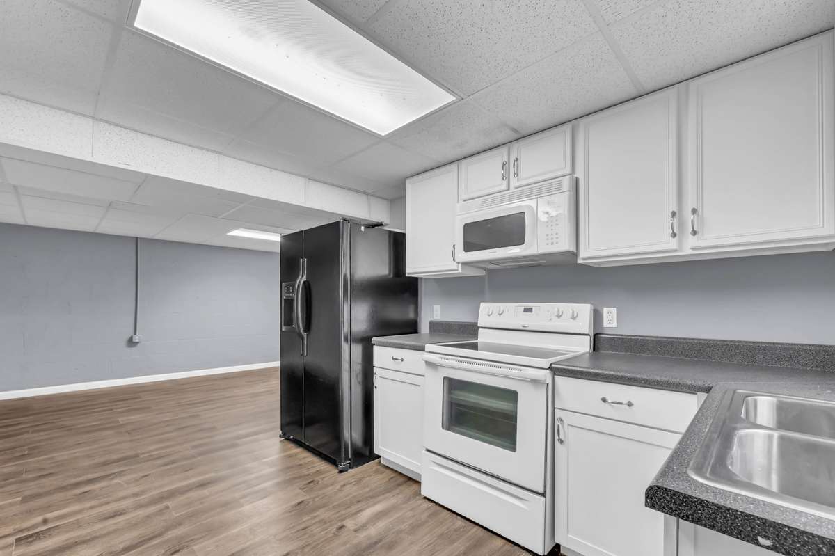 1440 Hickory Point Rd basement apartment kitchette