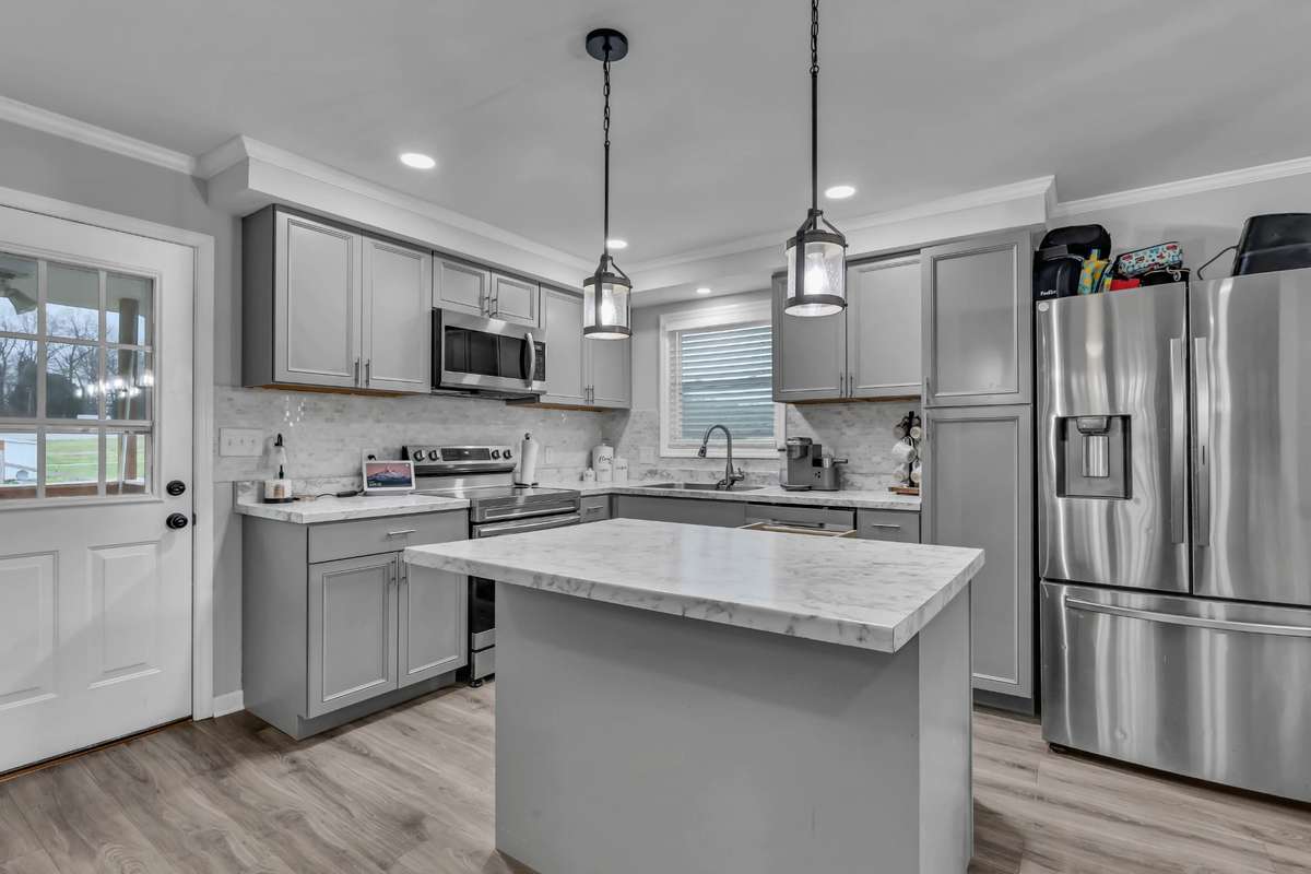Kitchen bar area