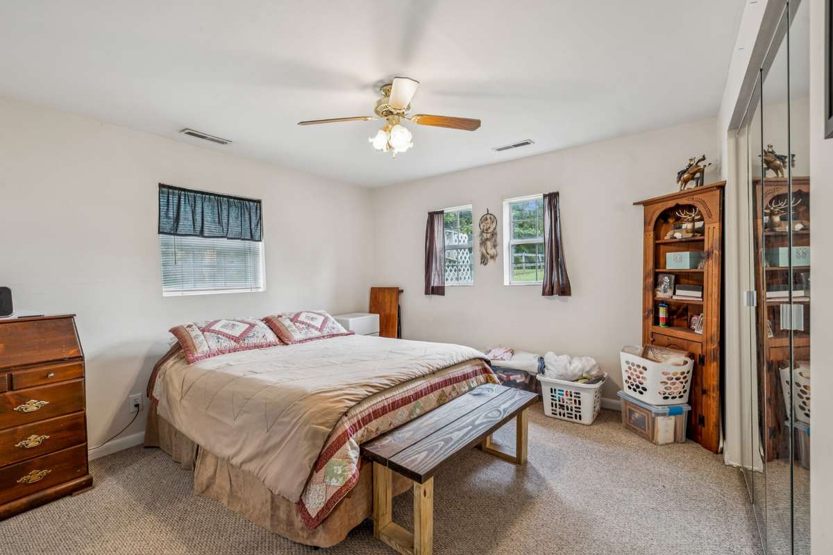 APARTMENT:  1 BEDROOM