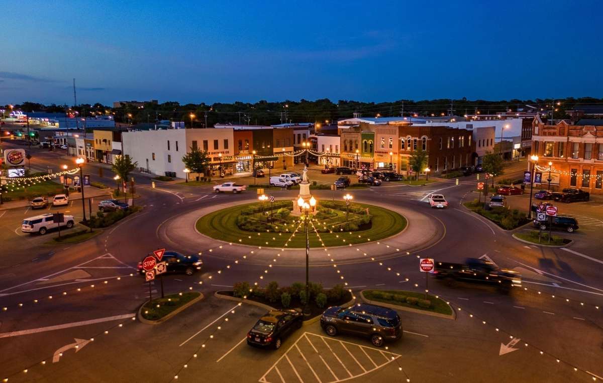 Charming Downtown Lebanon square