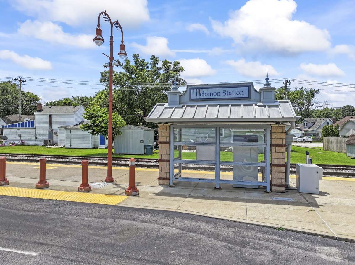 The Train runs from Lebanon into Downtown Nashville and back daily. Don't worry about the commute!