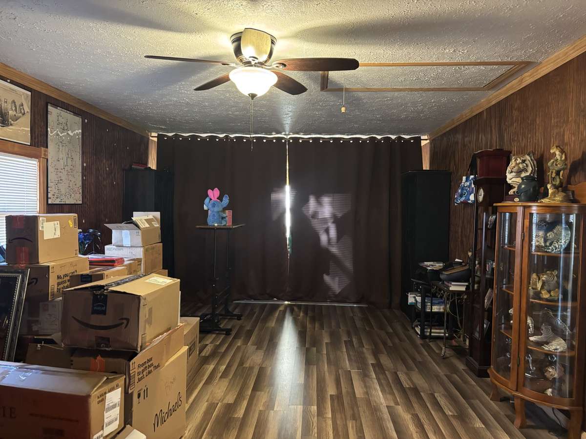Den/Additional Room