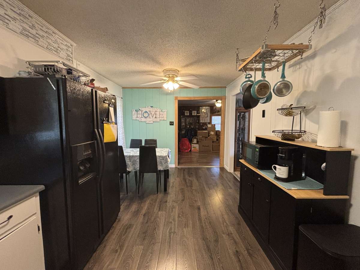 Kitchen/Dining Area