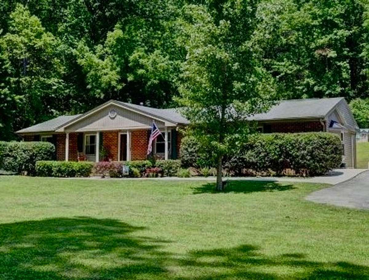 Old Pic of front yard.