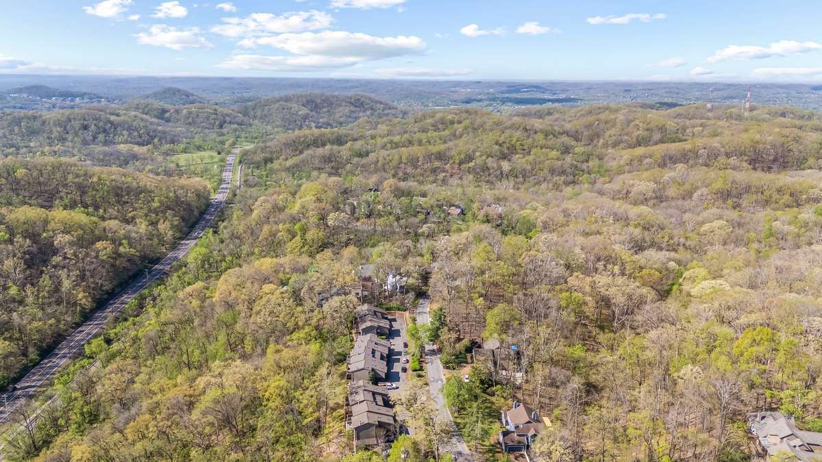 Close proximity to Hwy 100, and surrounding parks.