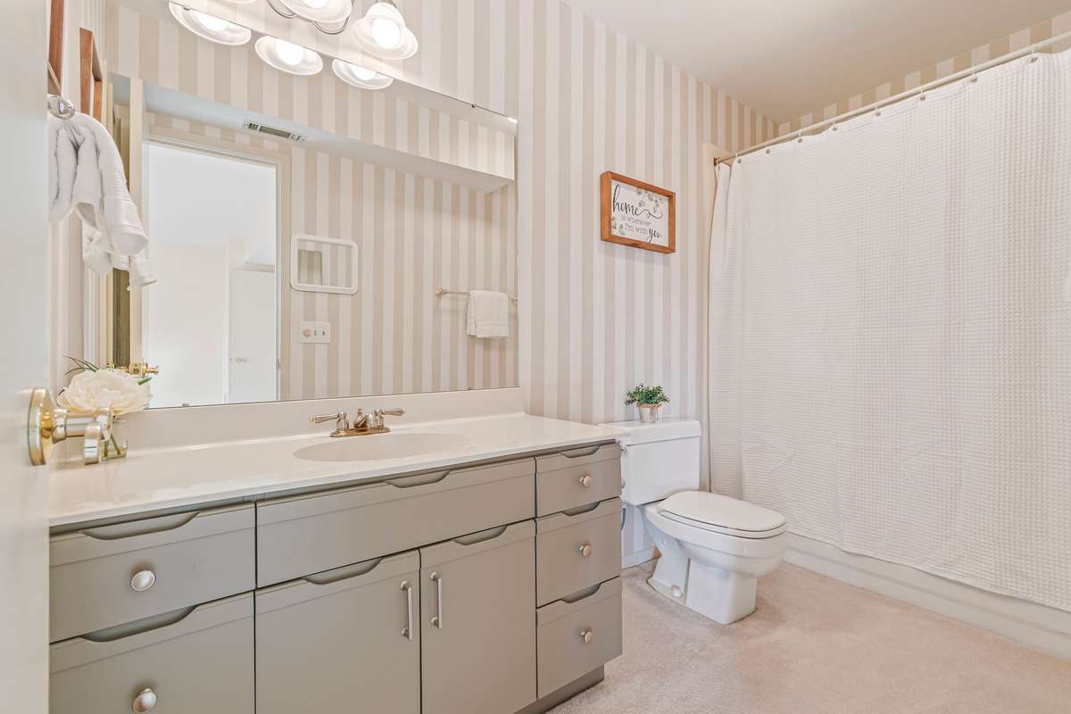 Full Bathroom.