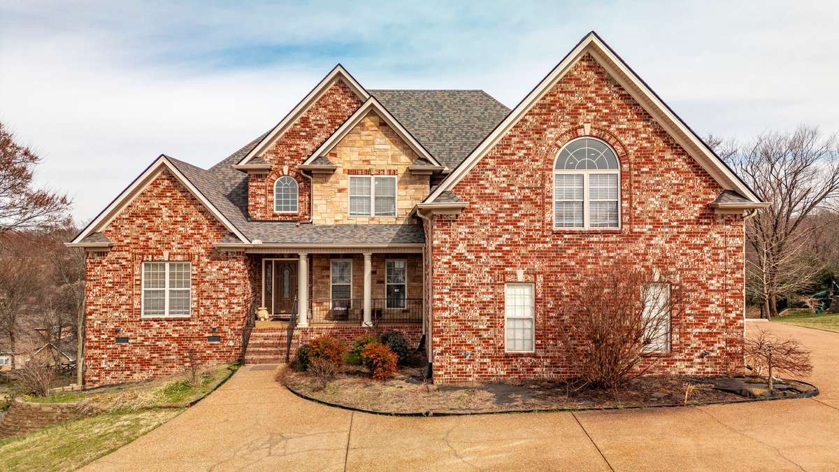 Welcome home to 219 Hidden Harbour Drive