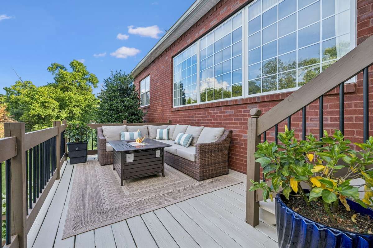 There is a nice deck area just below and it is just wonderful
