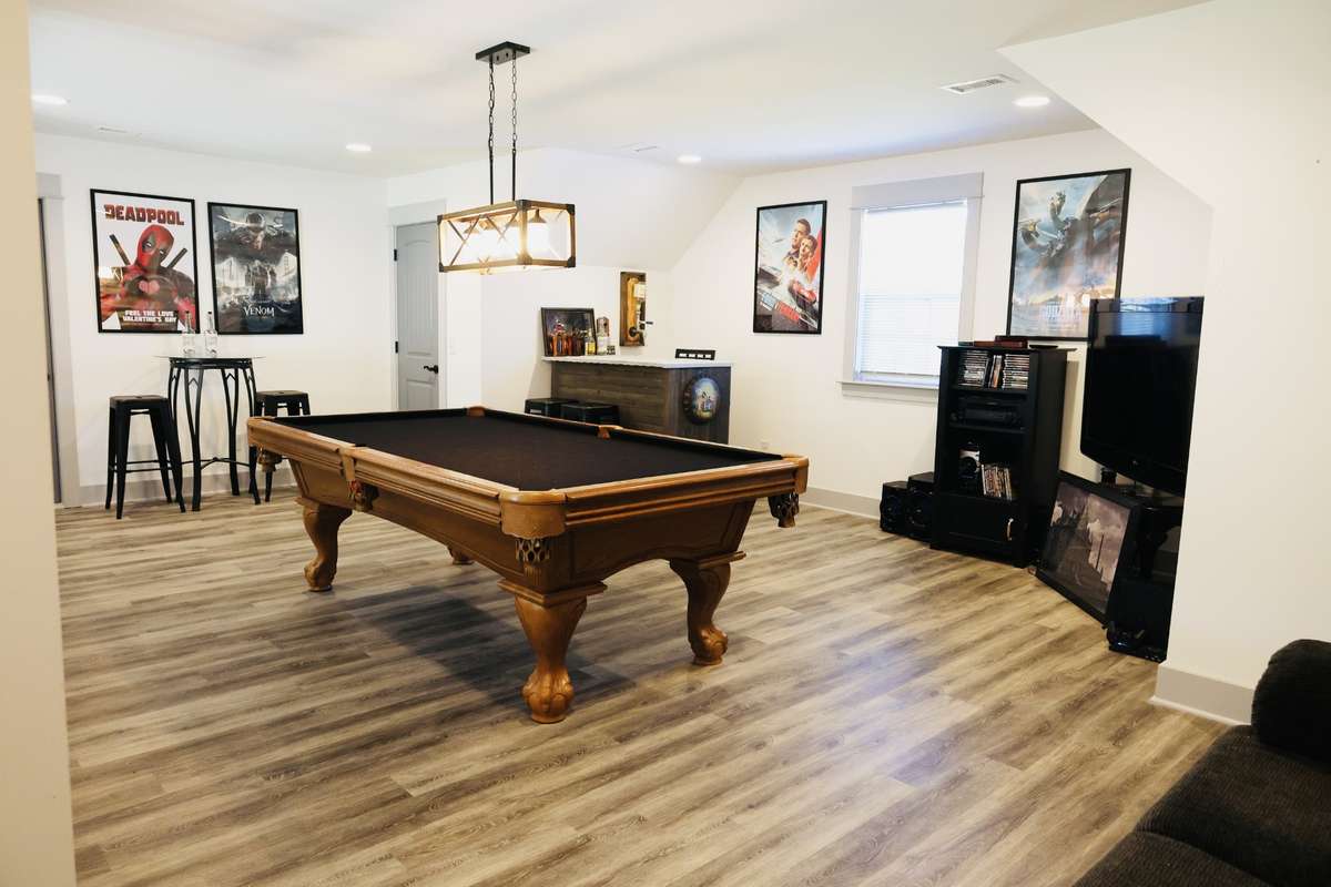 Rec. Room open to down stairs. Pool table negotiable.