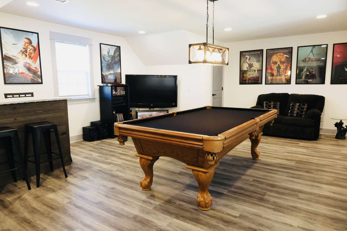 Rec. Room open to down stairs. Pool table negotiable.