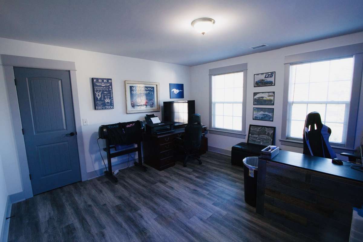 Office upstairs with walk in closet. Could be used as 4th bedroom