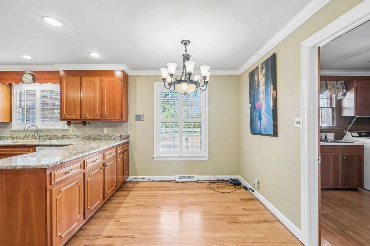 Breakfast area nook