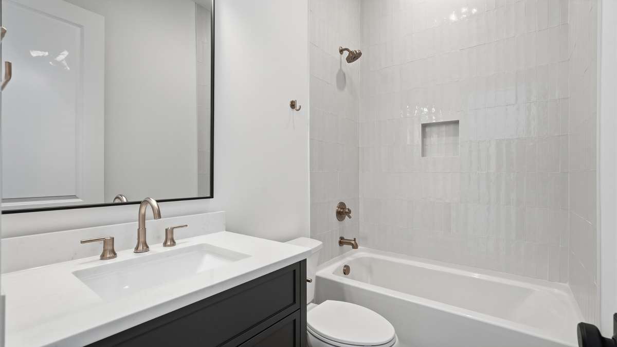 Bedroom #4 ensuite bath