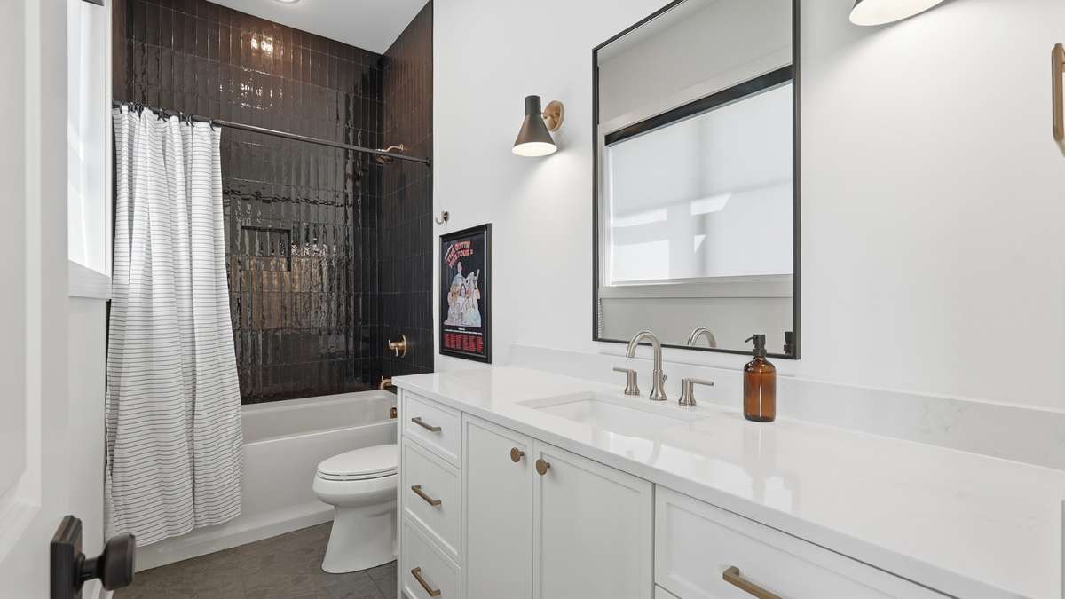 Bedroom #3 ensuite bath