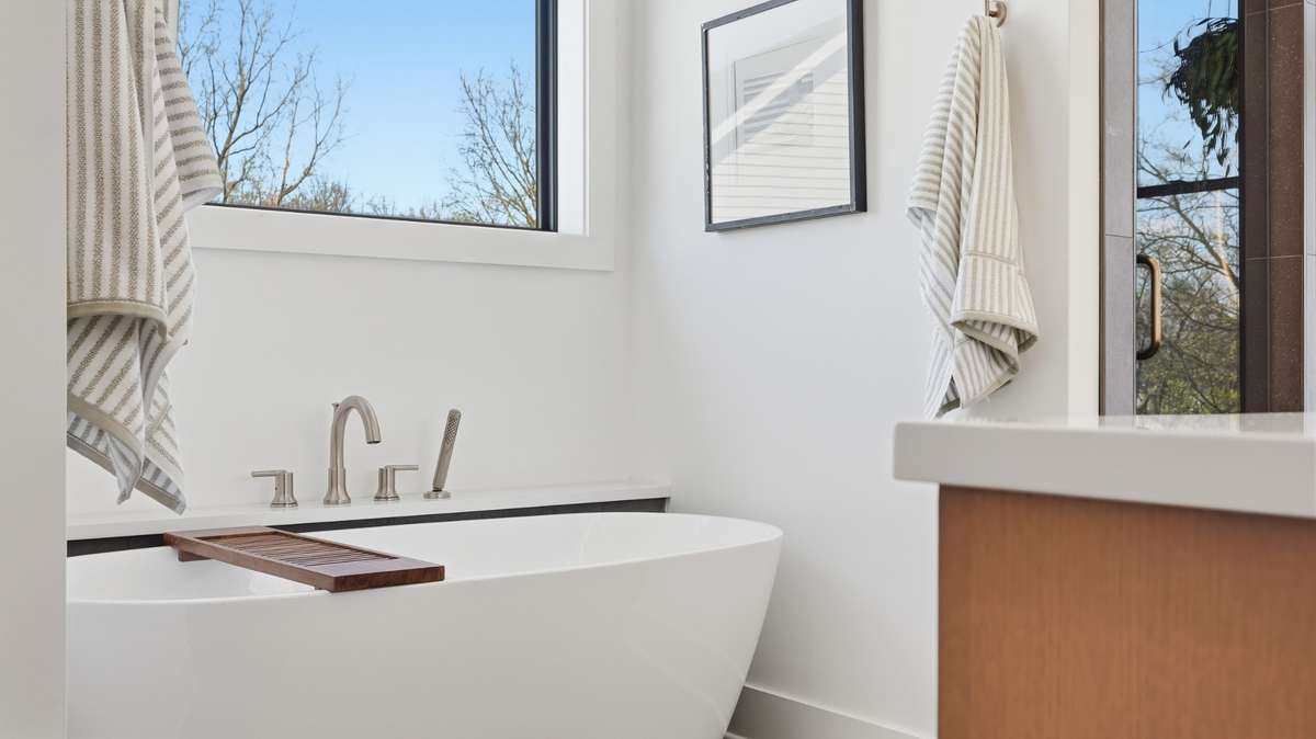 Primary bathtub