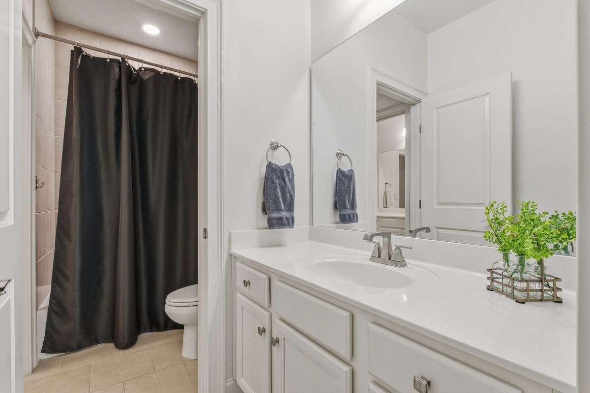 Jack -and-Jill bath.