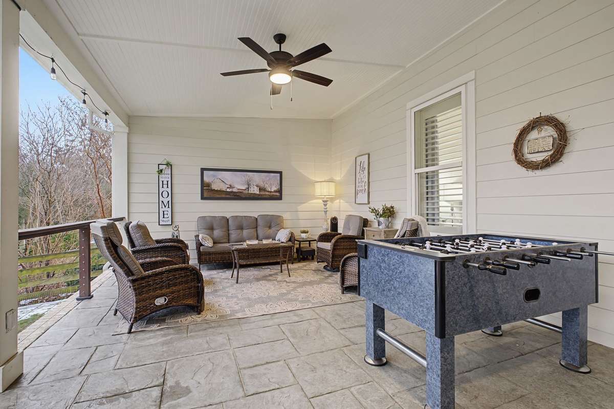 Side walls provide complete privacy.