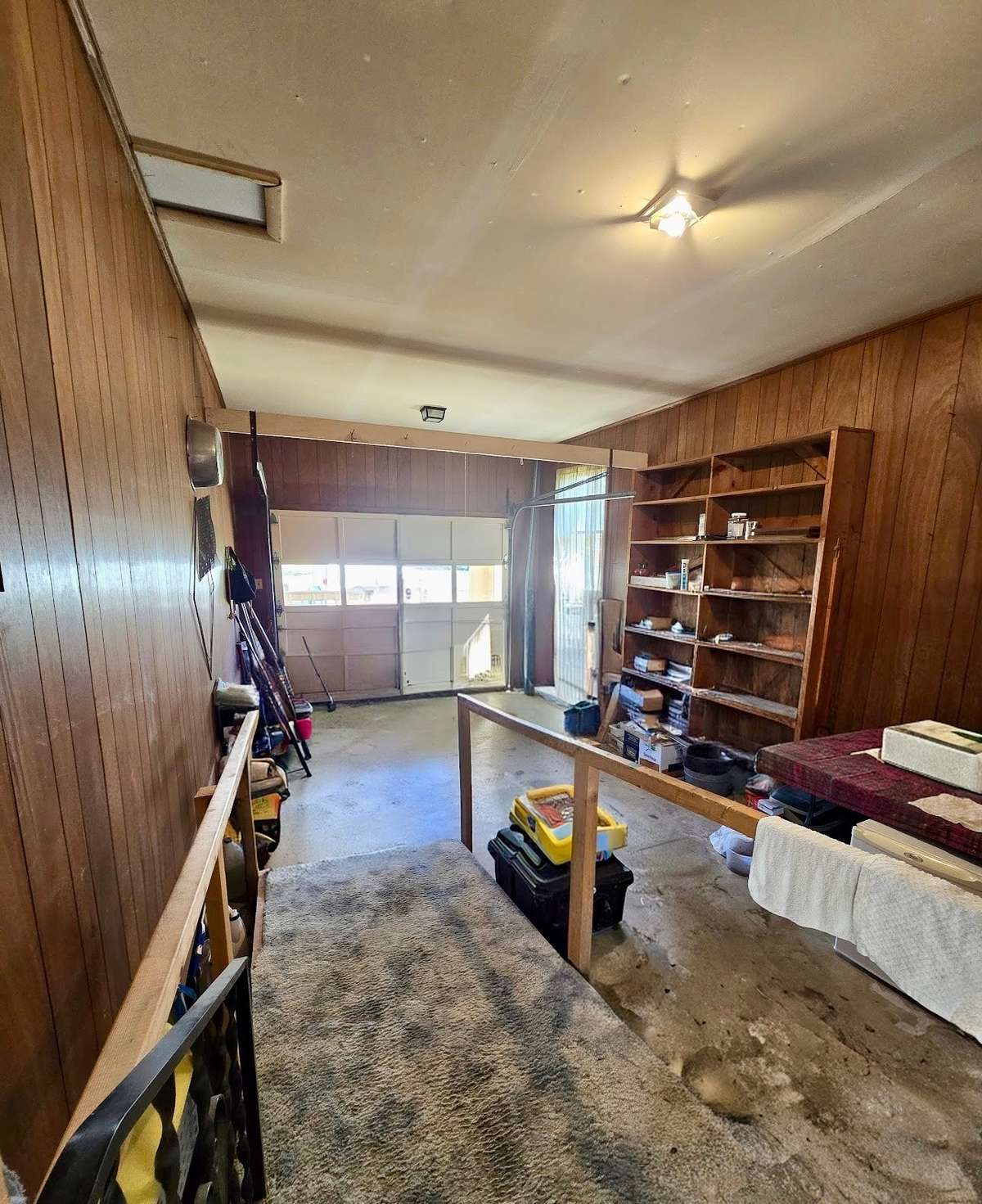 Garage with ramp that can be removed.