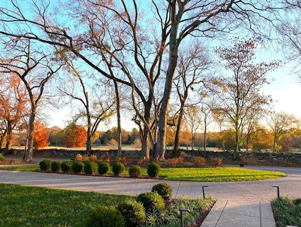 Belle Meade Golf Course is just right across the street.